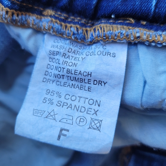 Dark-Wash Distressed Skinny Denim Jeans - Picture 12 of 13